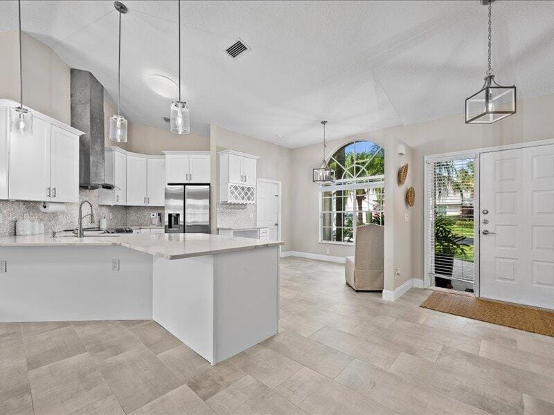 237 MOCCASIN Trail W — photo 3