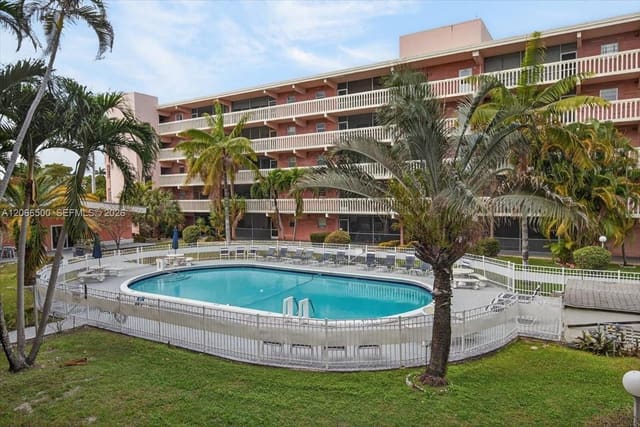 180 NE 12th Avenue 11D, Hallandale Beach, FL 33009