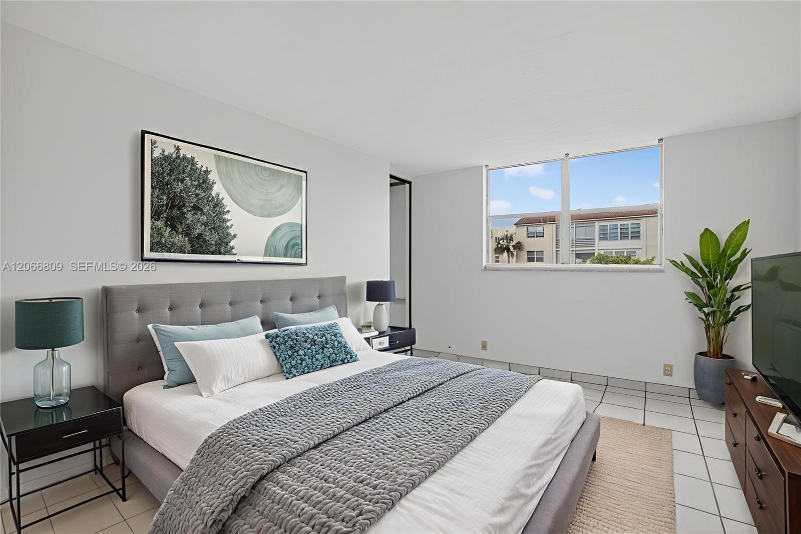 2821 Somerset Drive 317 — photo 10