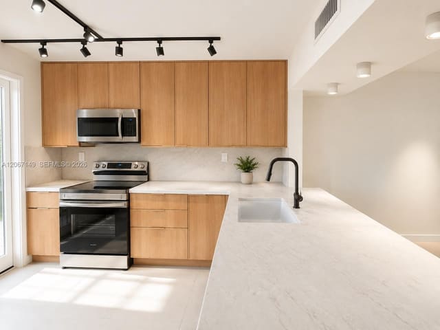 1220 Euclid Avenue 2, Miami Beach, FL 33139