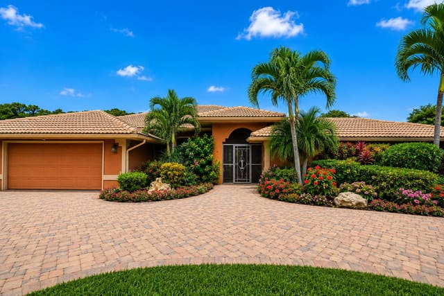 1180 SW MIRROR LAKE Cove, Country Club Estates, Port St. Lucie, FL