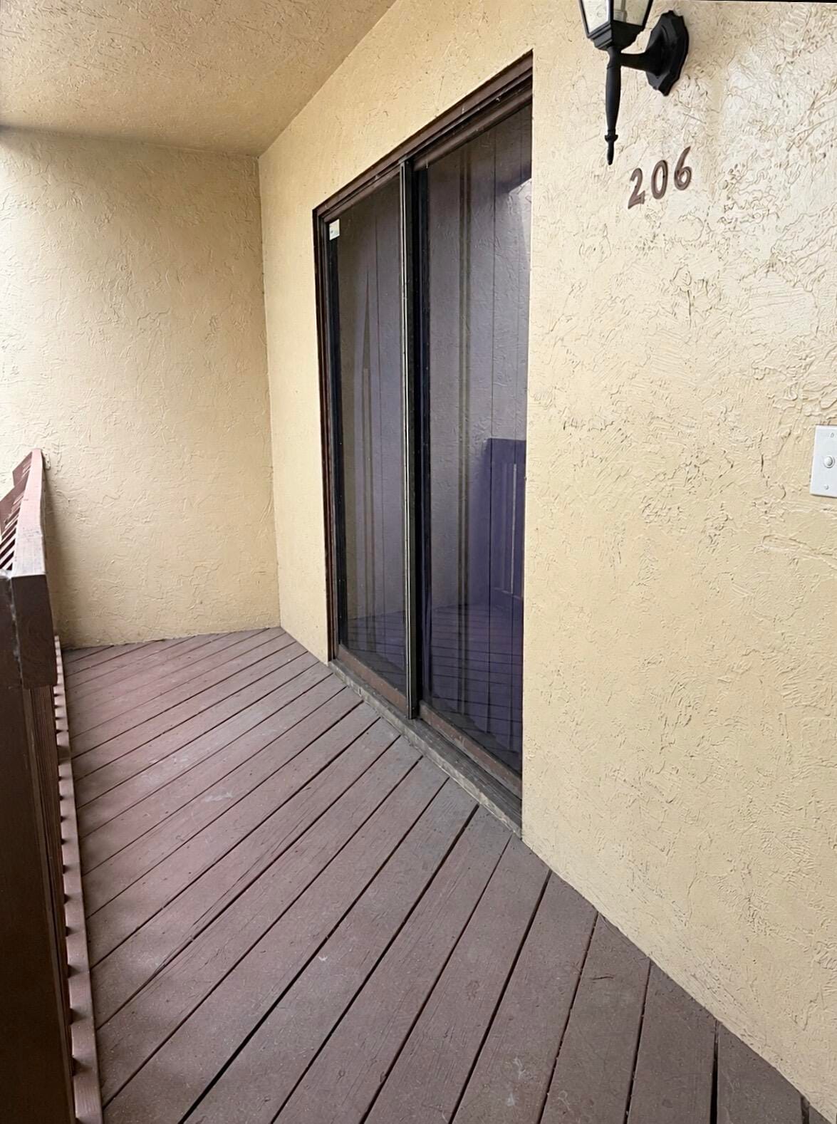 206 Lakeview Drive E — photo 3