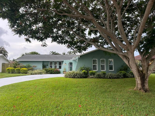 4368 Hawthorn Avenue, Palm Beach Gardens, FL 33410