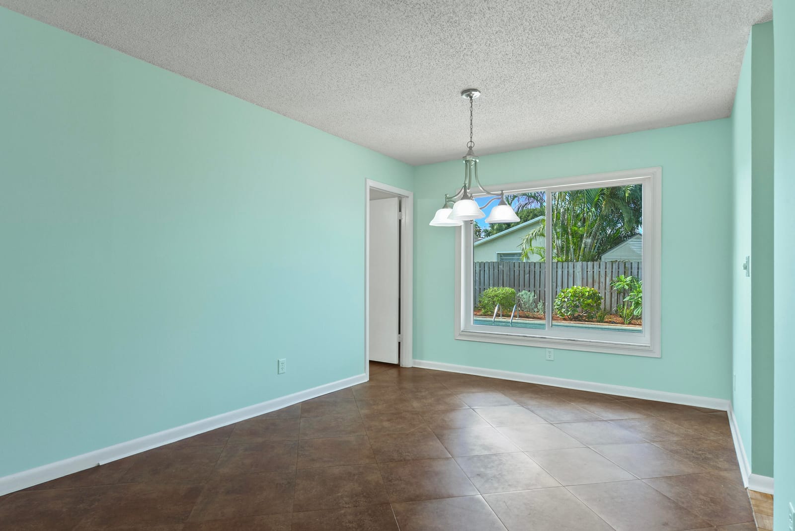 4368 Hawthorn Avenue — photo 10