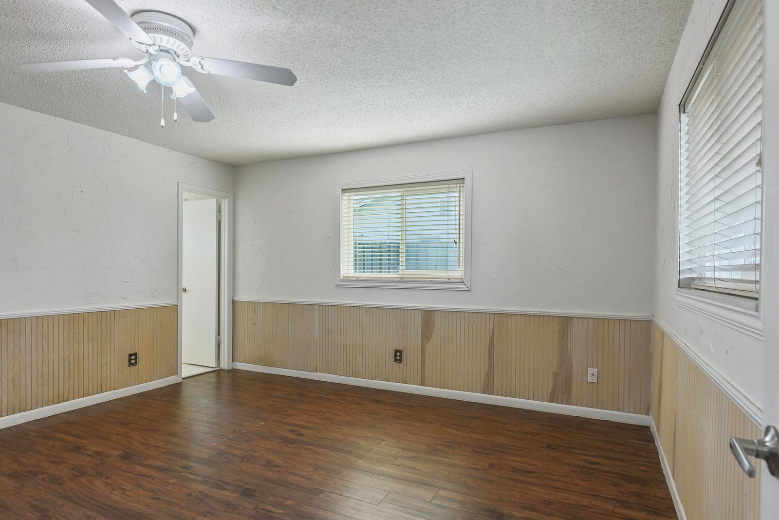 4368 Hawthorn Avenue — photo 11