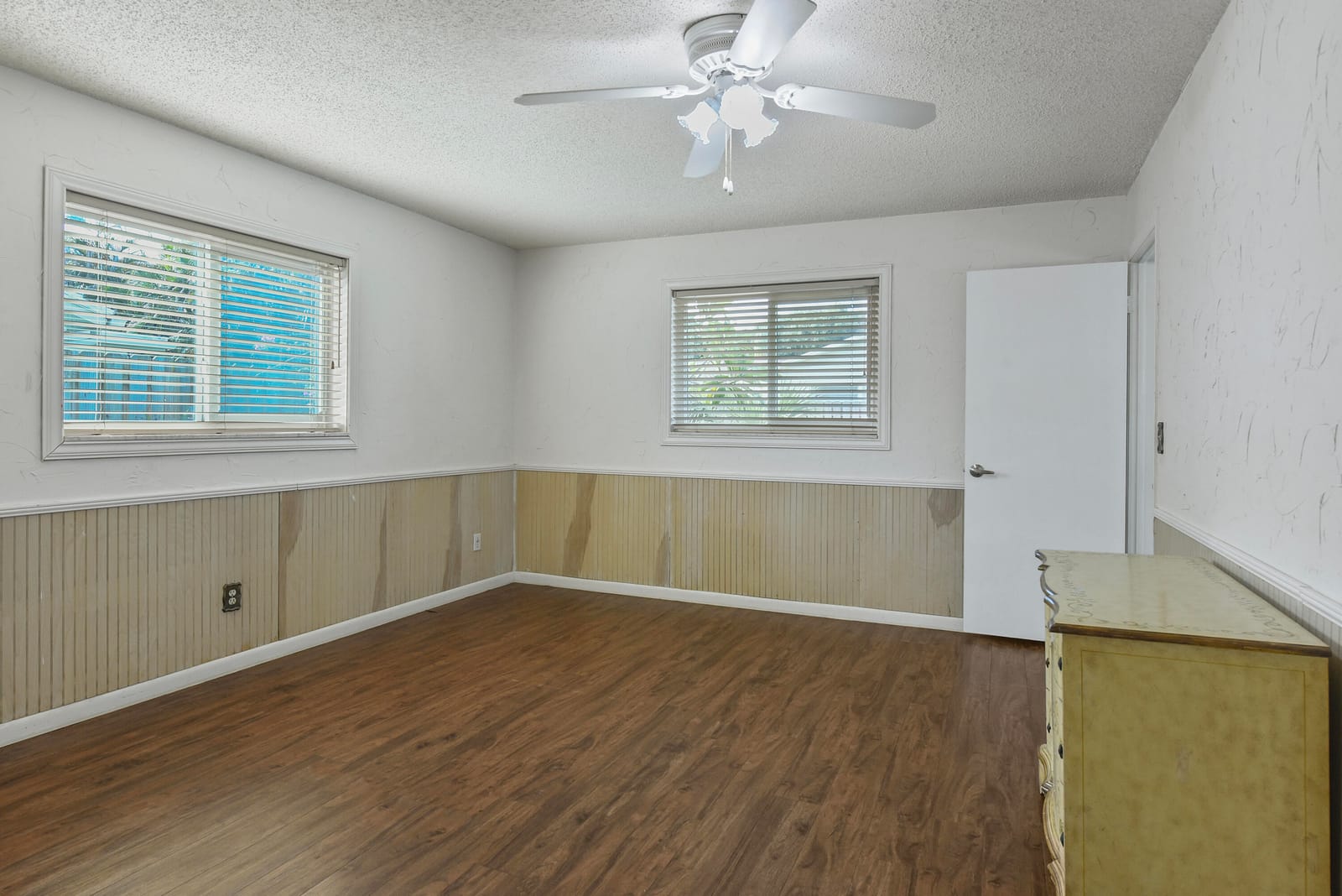 4368 Hawthorn Avenue — photo 12
