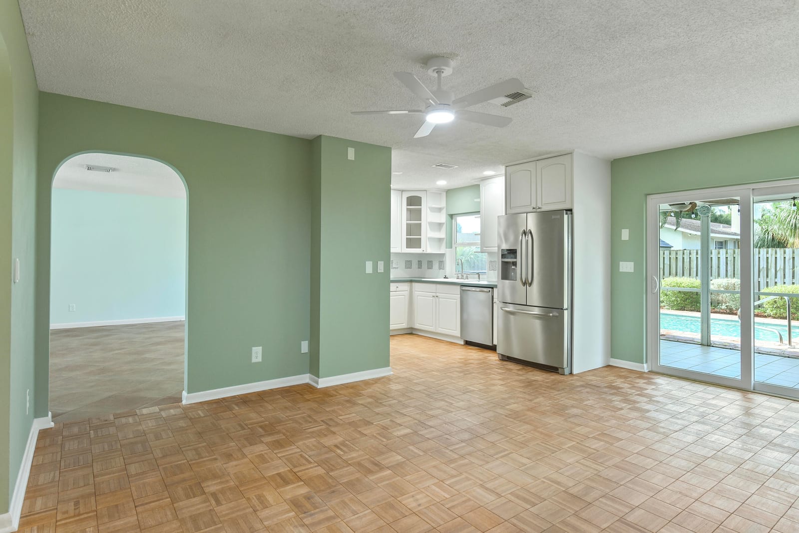 4368 Hawthorn Avenue — photo 3