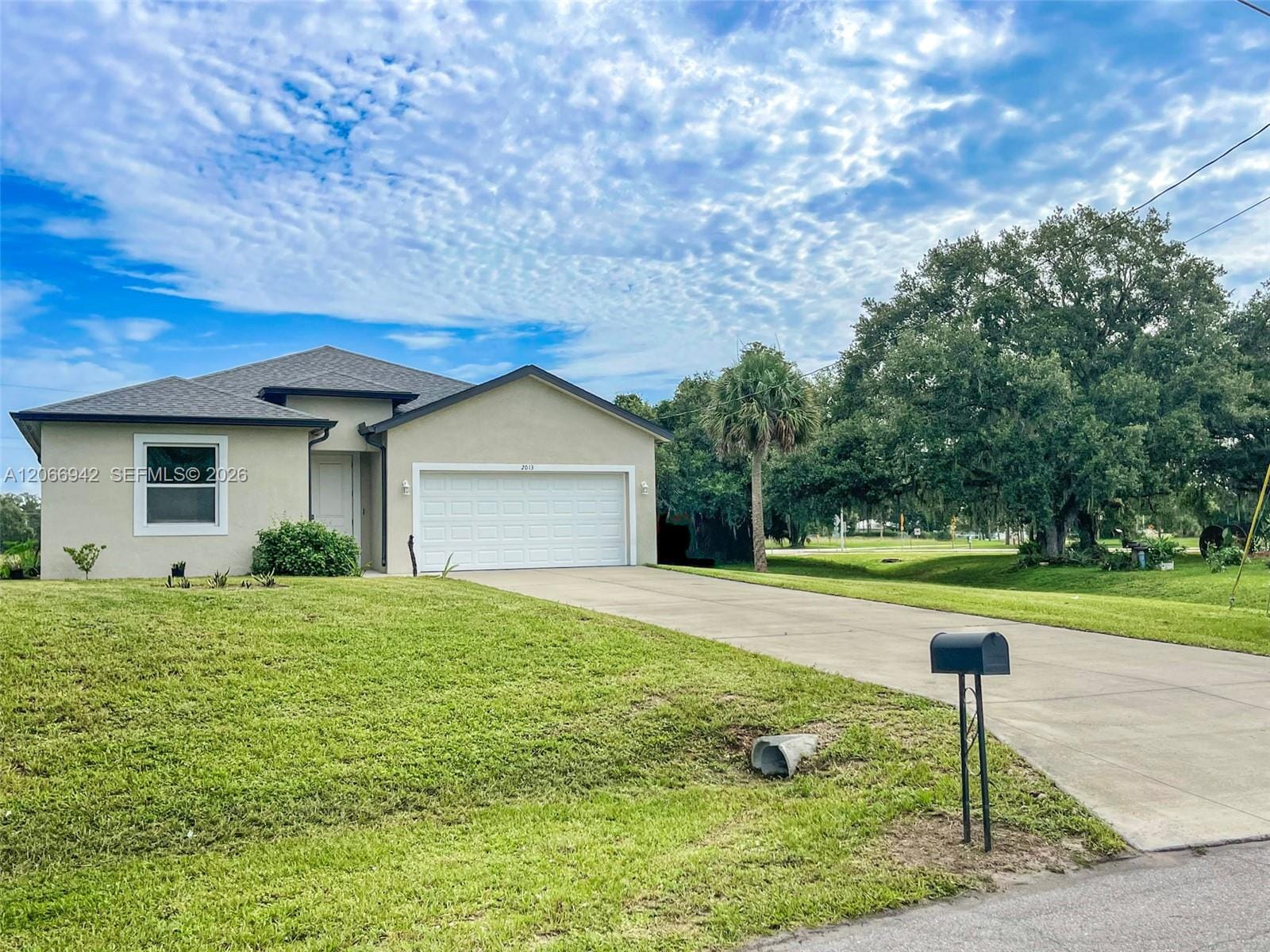 2013 Odessa Circle, LaBelle, FL 33935 photo 5