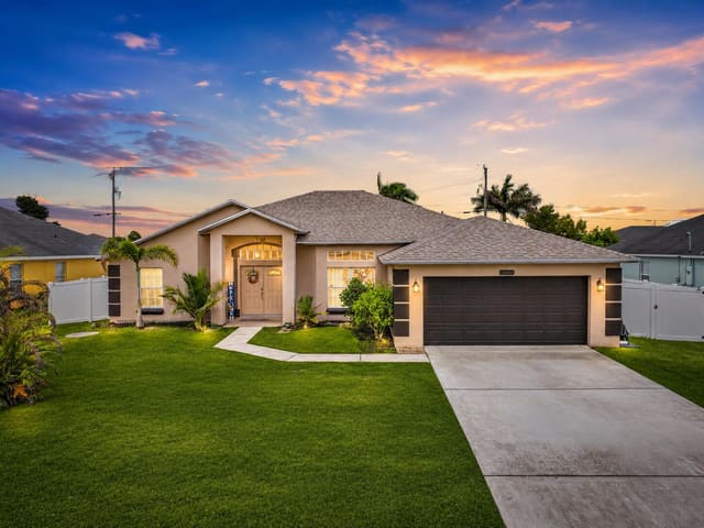 1929 SW Breezeway Street, Port St. Lucie, FL 34987