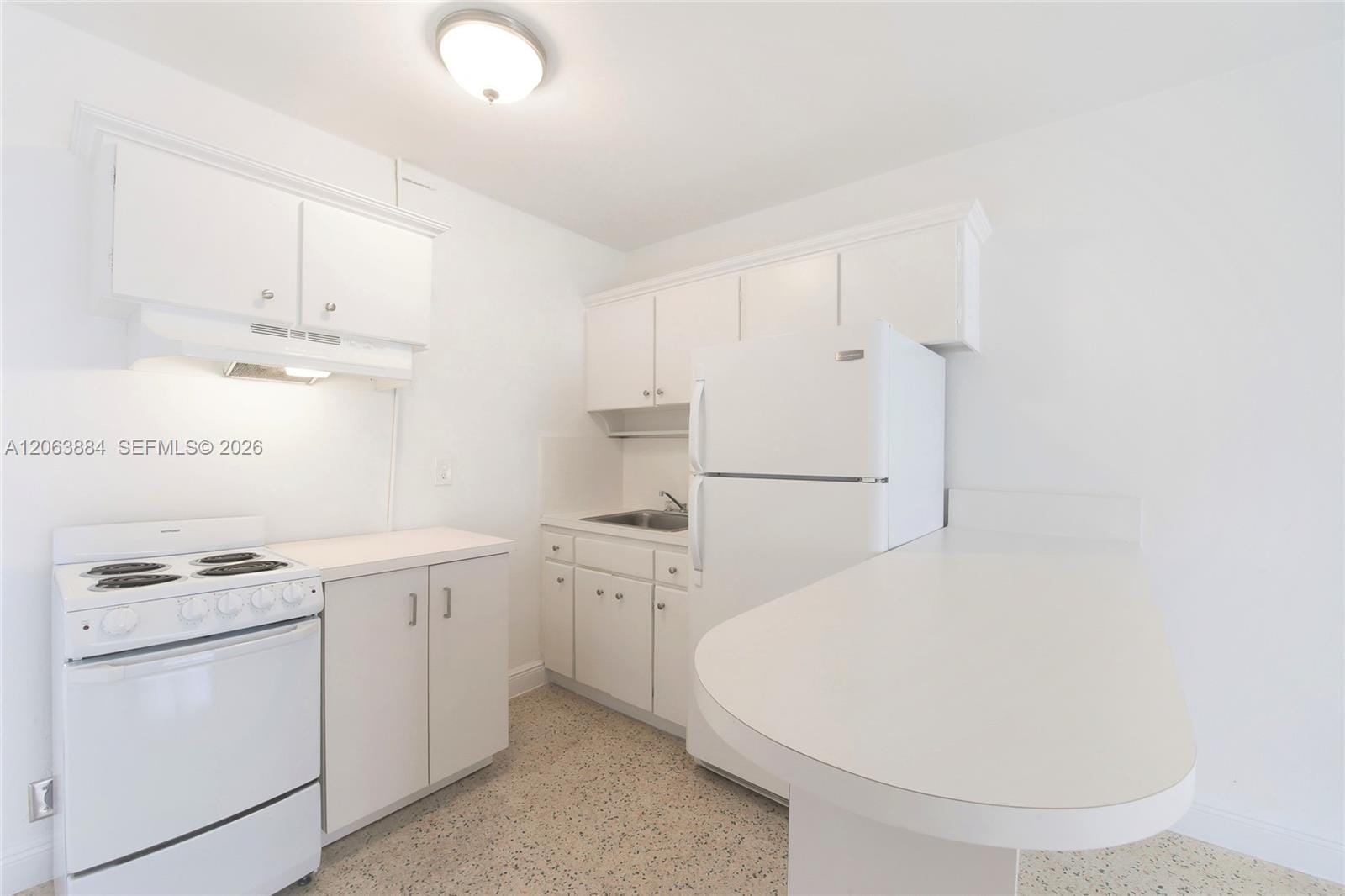 33 Salamanca Avenue 2 FL — photo 4