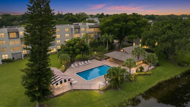 9440 POINCIANA Place 314, Davie, FL 33324