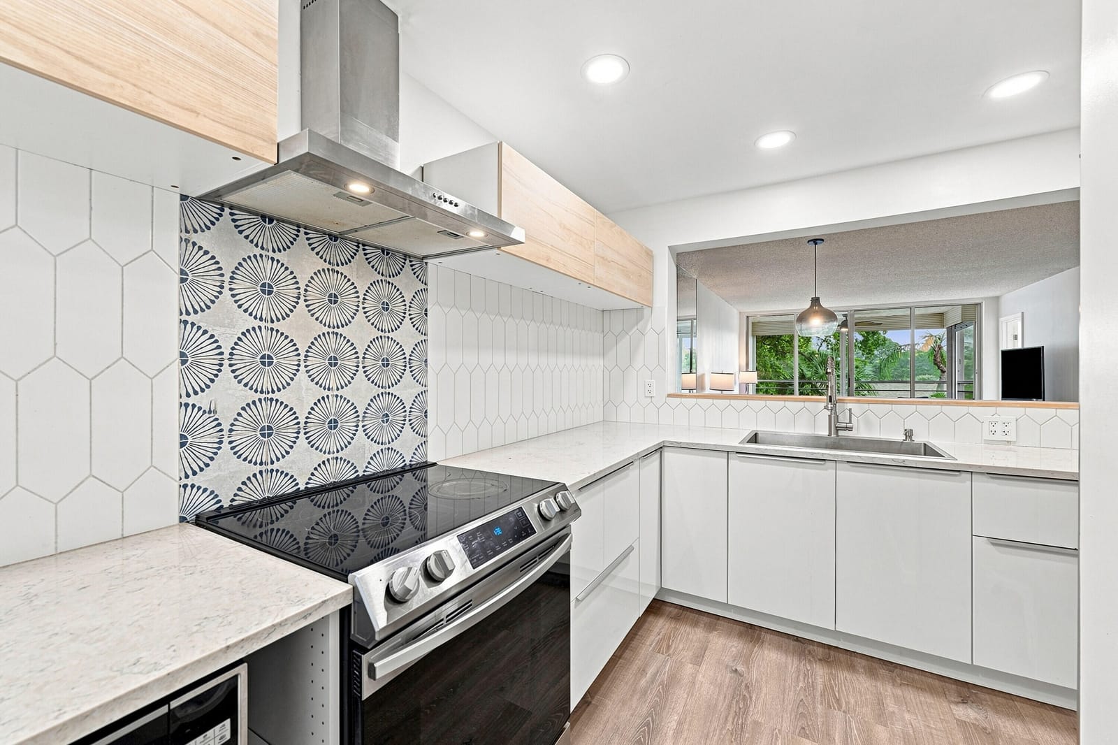 9440 POINCIANA Place 314 — photo 5