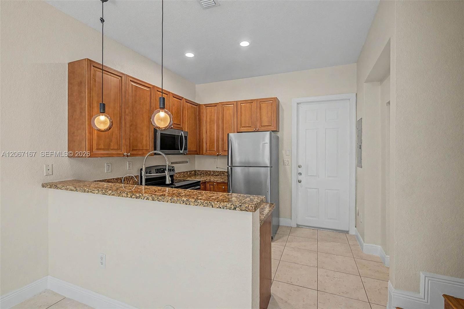 2945 Coconut Avenue 3 — photo 9
