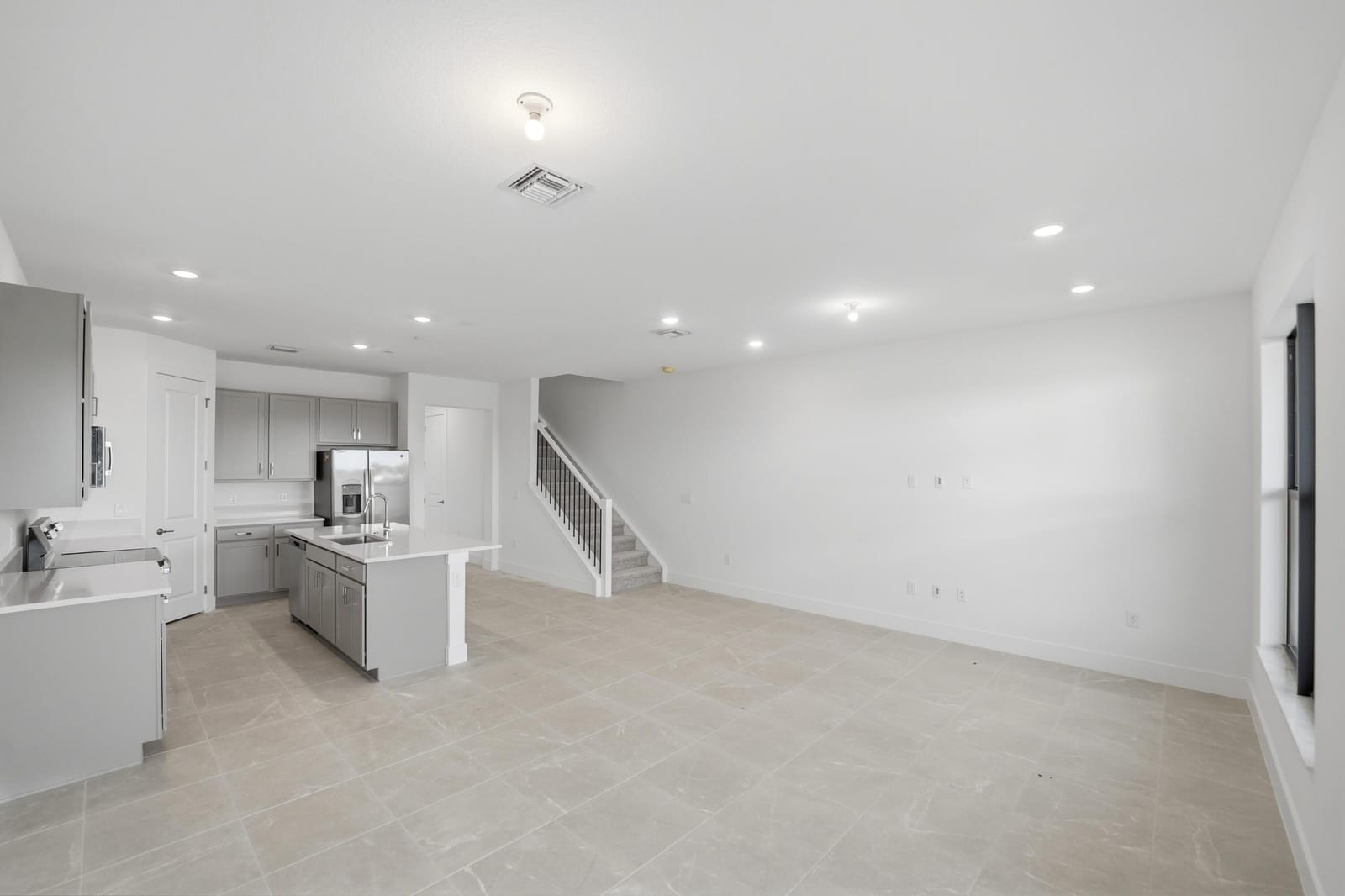 1198 National Street — photo 6