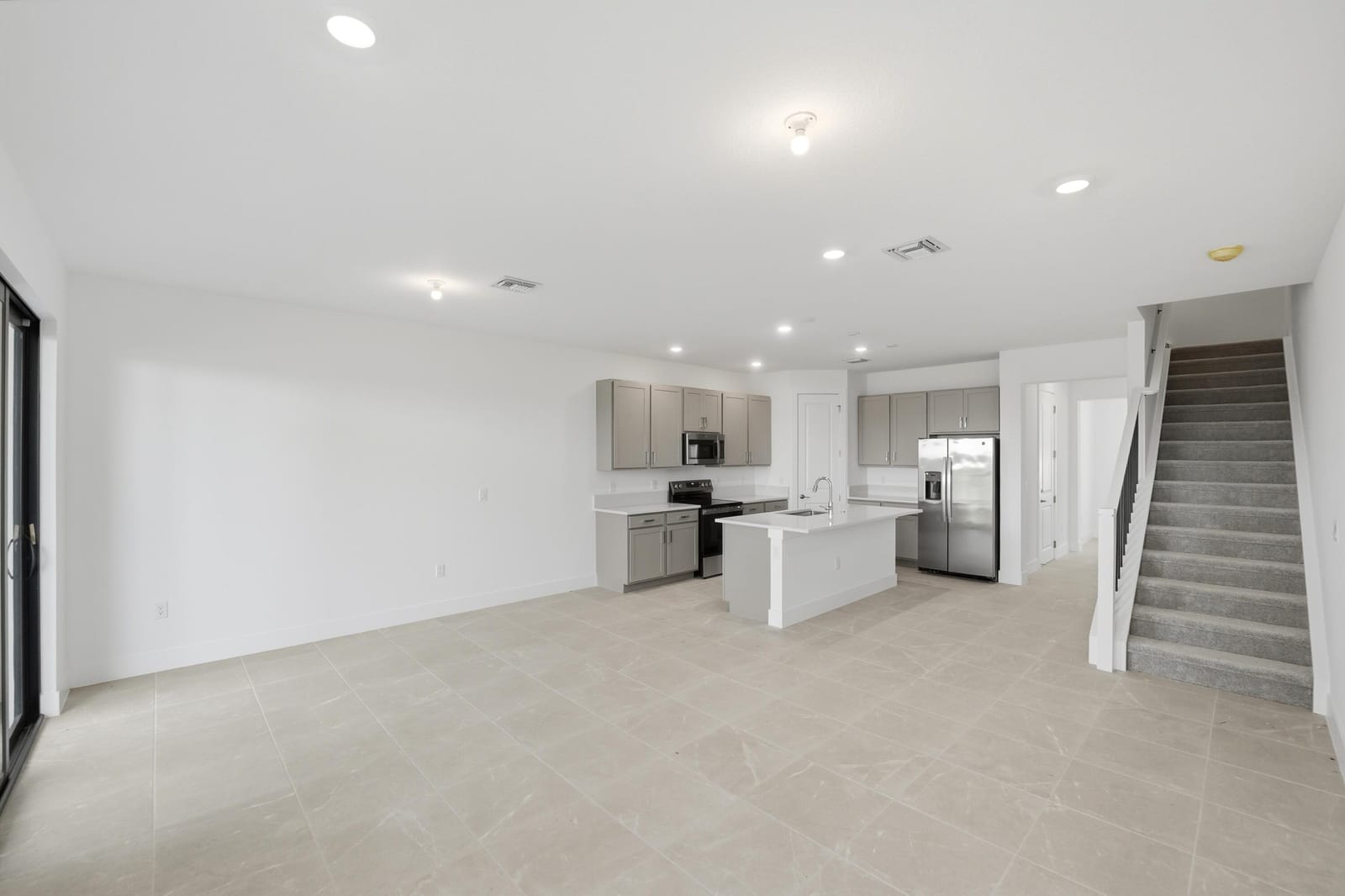 1198 National Street — photo 7