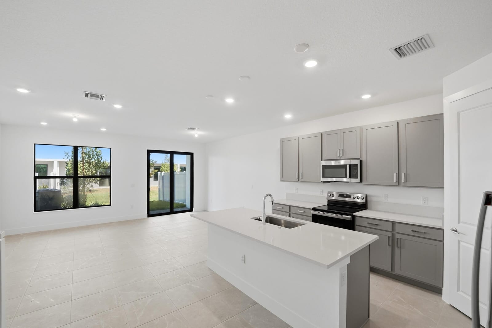 1198 National Street — photo 10