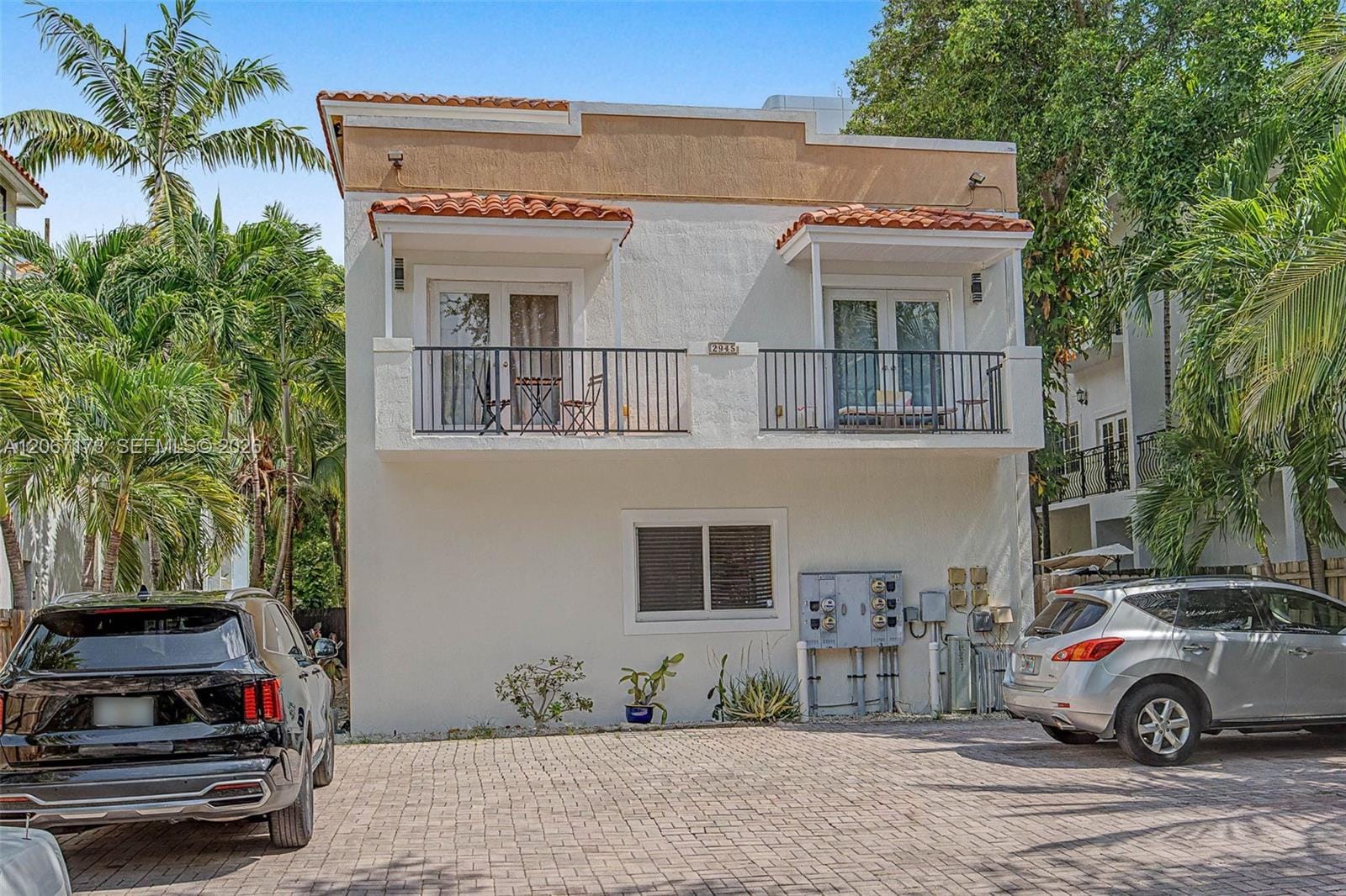 2945 Coconut Avenue 2 — photo 2