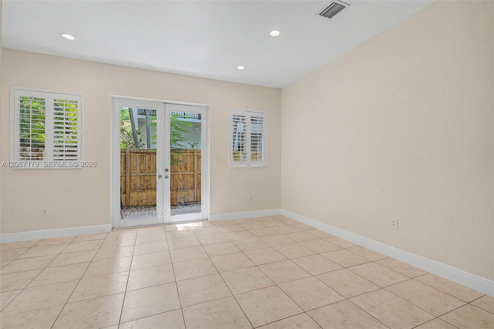 2945 Coconut Avenue 4 — photo 11