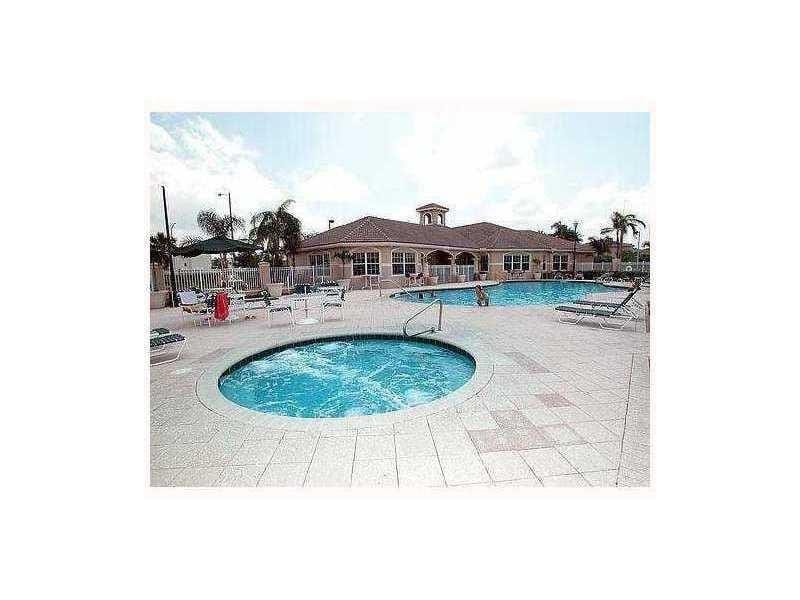 5055 WILES Road 201 — photo 3