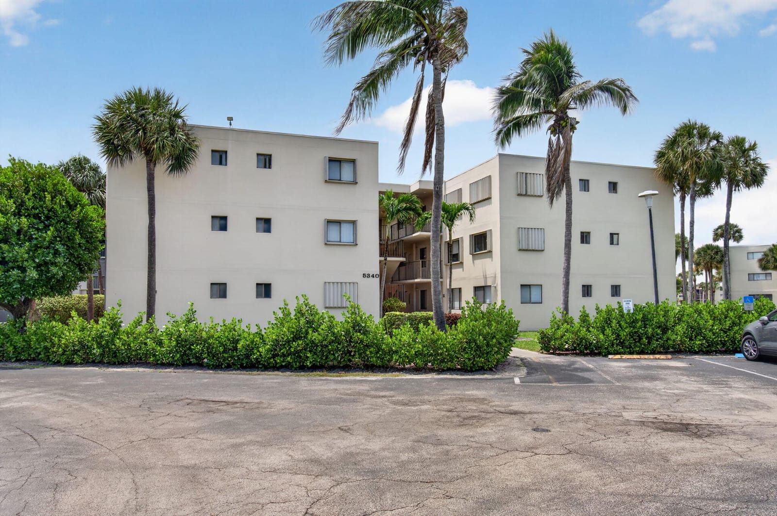 5340 Las Verdes Cr Las Verdes Circle 109 — photo 4