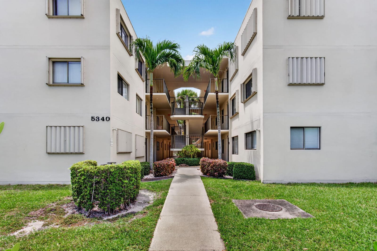 5340 Las Verdes Cr Las Verdes Circle 109 — photo 7