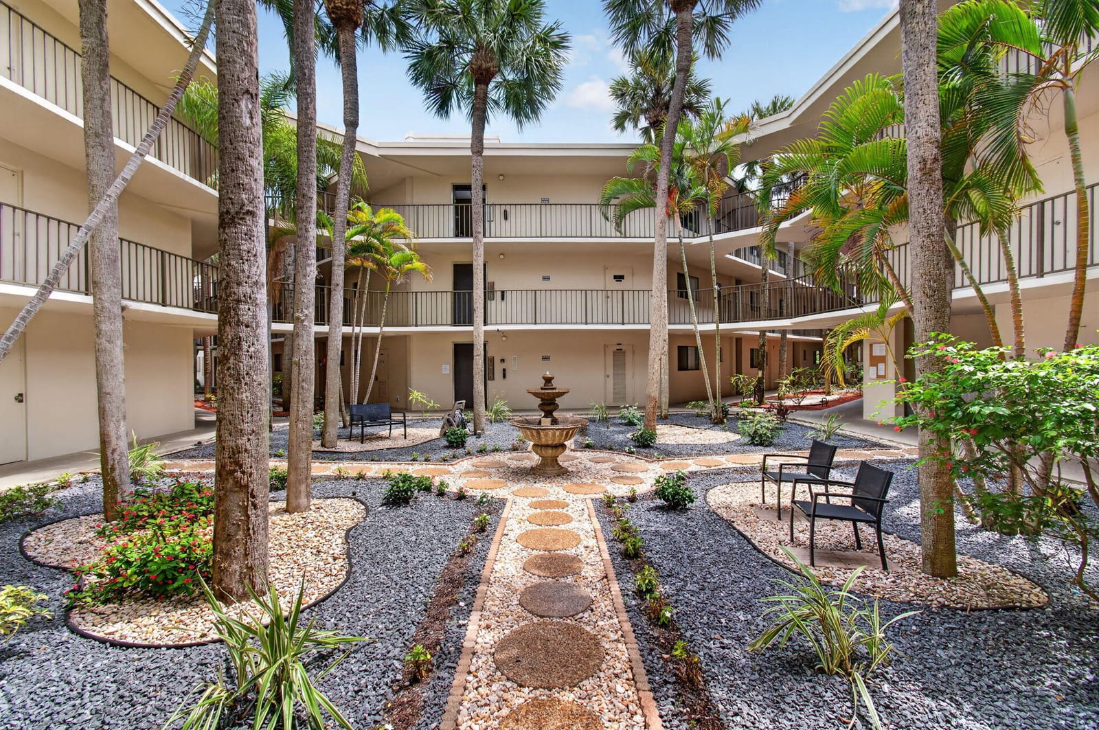 5340 Las Verdes Cr Las Verdes Circle 109 — photo 10