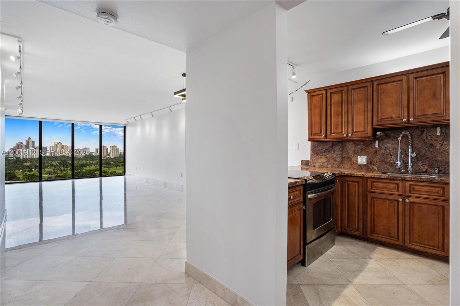 3375 N Country Club Drive 1605, Aventura, FL 33180 photo 7