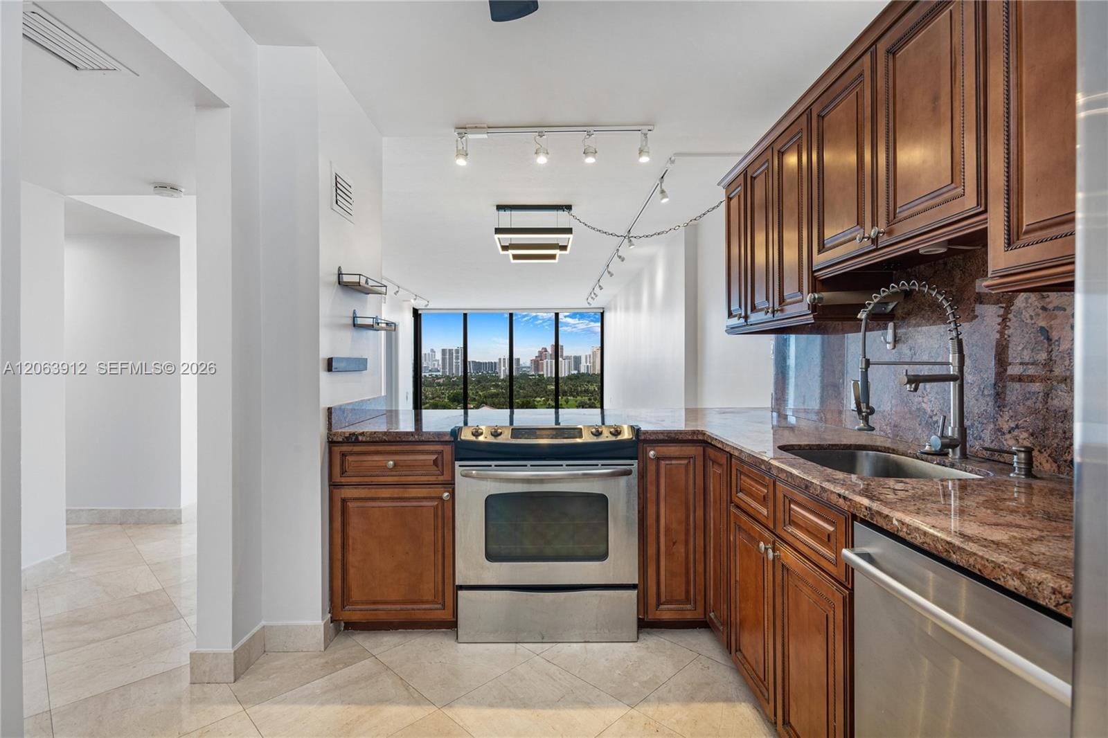 3375 N Country Club Drive 1605, Aventura, FL 33180 photo 9