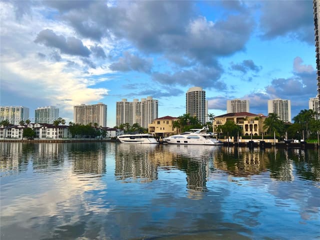 3030 Marcos Drive T104, Point East, Aventura, FL