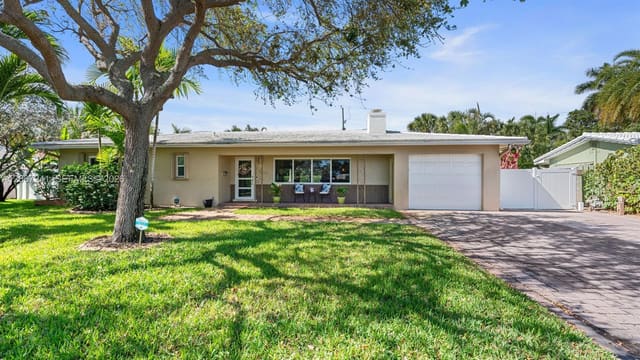 2549 NE 27th Avenue, Fort Lauderdale, FL 33305