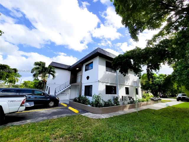 1858 Dewey Street, Hollywood, FL 33020