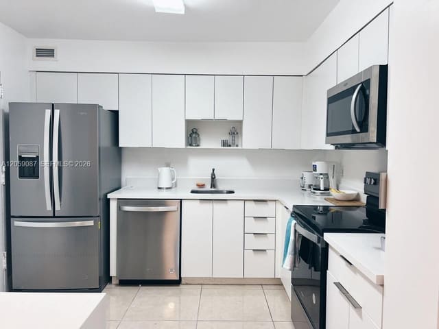 5161 Collins Avenue 1510, Seacoast, Miami Beach, FL