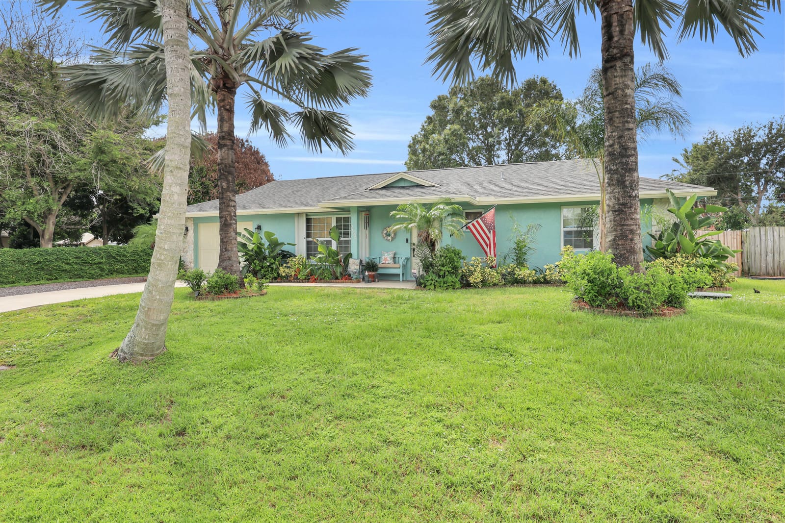 226 SE WALSH Terrace — photo 3