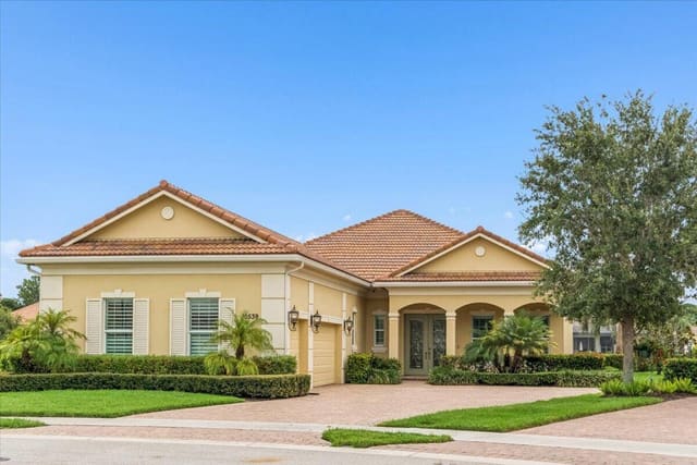 10539 SW CAPRAIA Way, sold in Verano Pud No 1 Plat No 14, Port St Lucie, FL