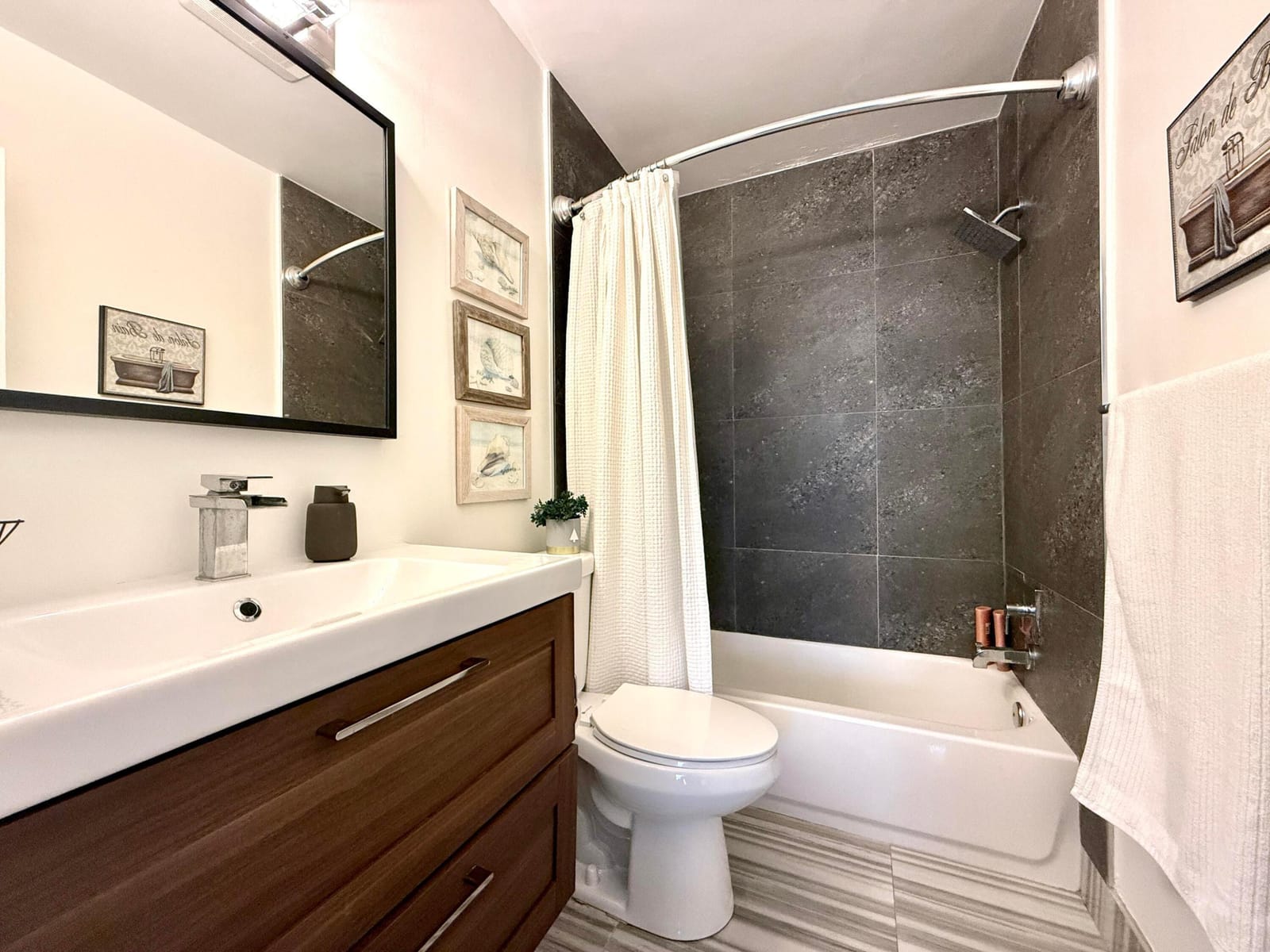 298 SW 6th Street 2050 — photo 4