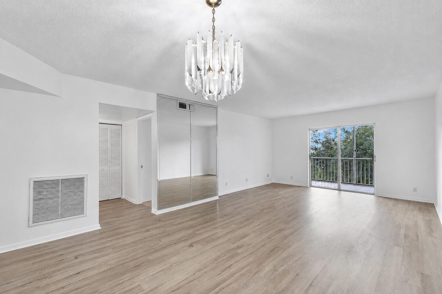 9101 W SAMPLE Road 402 — photo 8