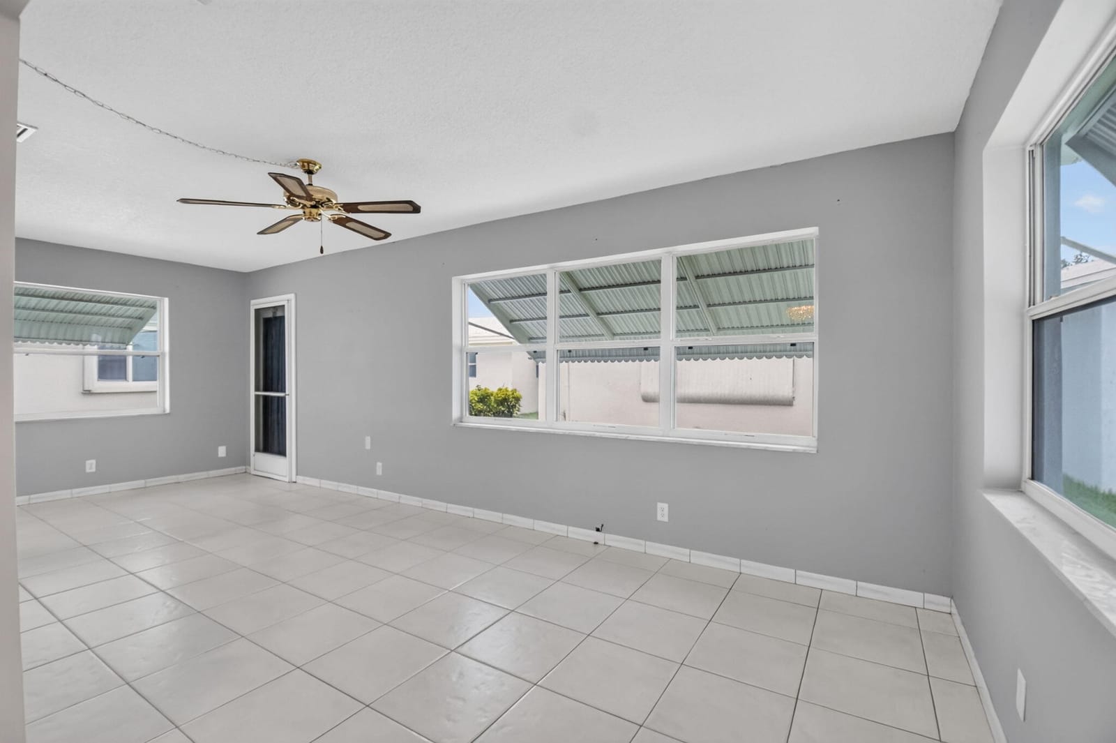 2091 SW 13th Terrace SW — photo 12