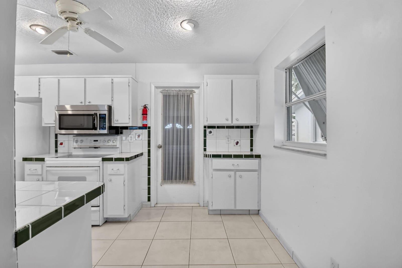 2091 SW 13th Terrace SW, Boynton Beach, FL 33426 photo 16