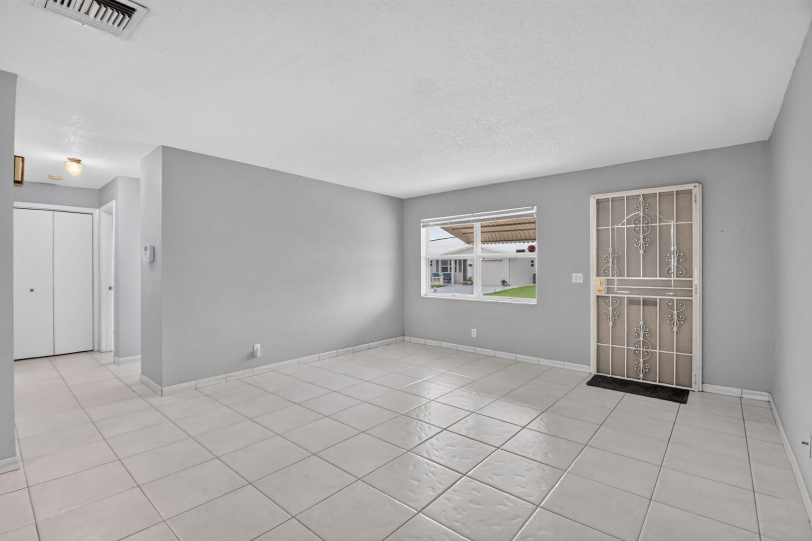 2091 SW 13th Terrace SW — photo 7