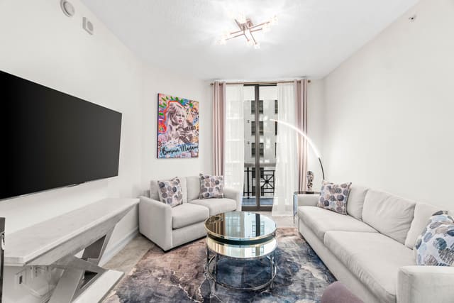 701 S Olive Avenue 807, sold in Two City Plaza Condo, West Palm Beach, FL