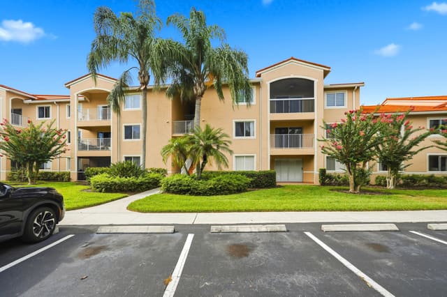 1640 N 42ND Circle 209, Vero Beach, FL 32967