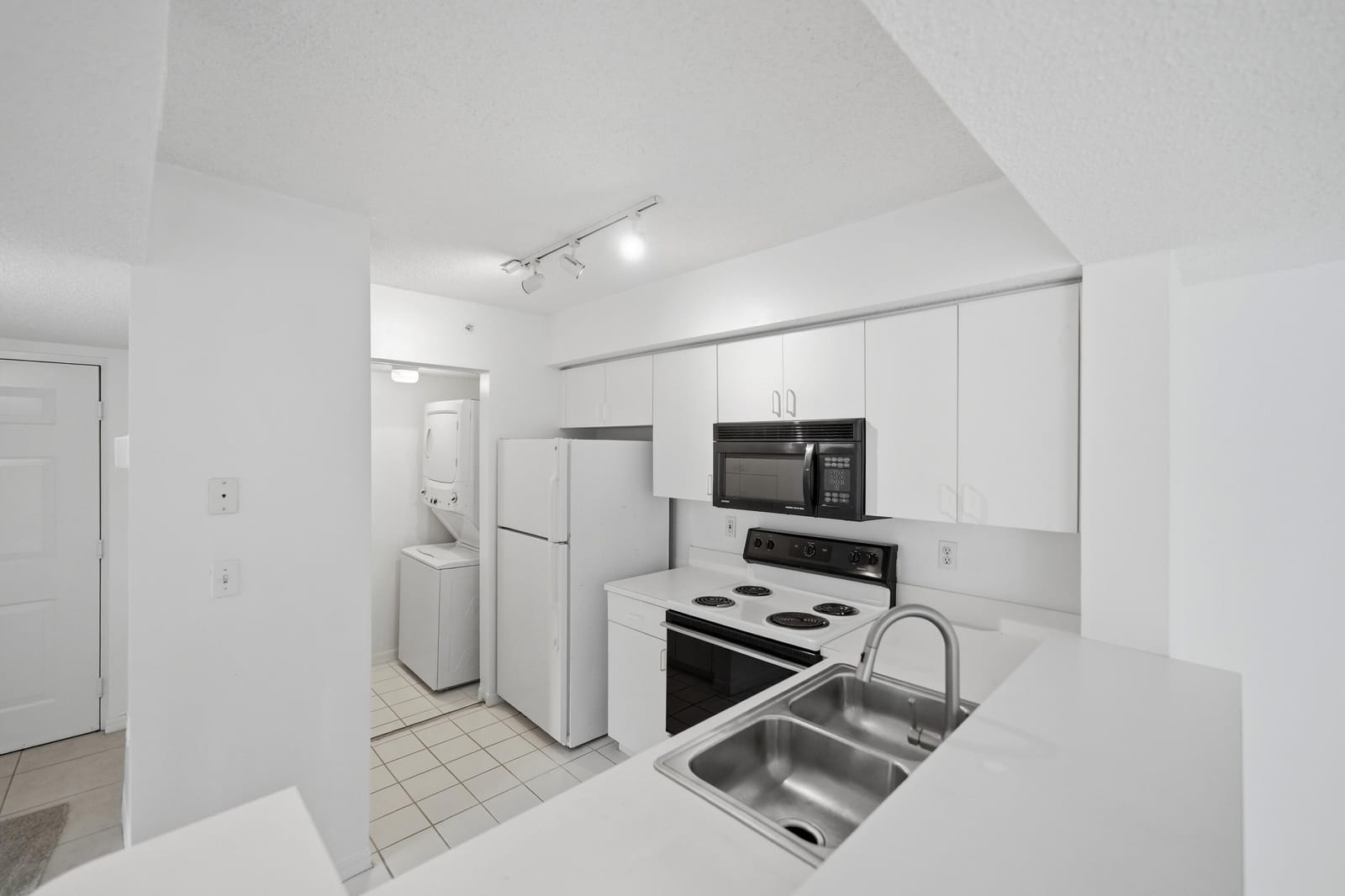1640 N 42ND Circle 209 — photo 4