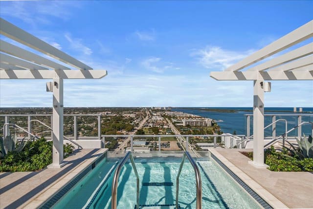 220 Lake Shore Drive 813, Lake Park, FL 33403