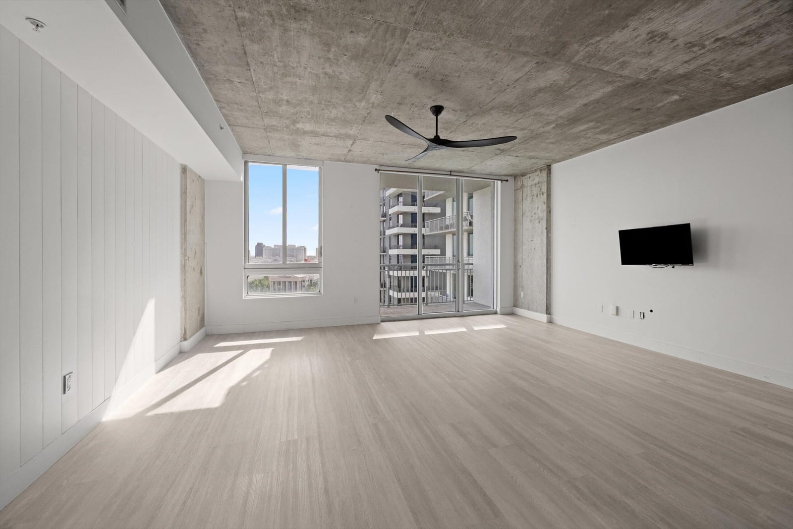 300 S AUSTRALIAN Avenue 1103 — photo 8