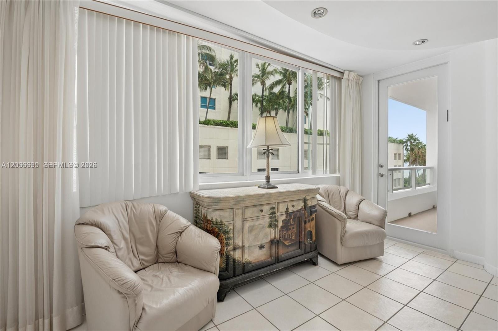 5005 Collins Avenue 424 — photo 10