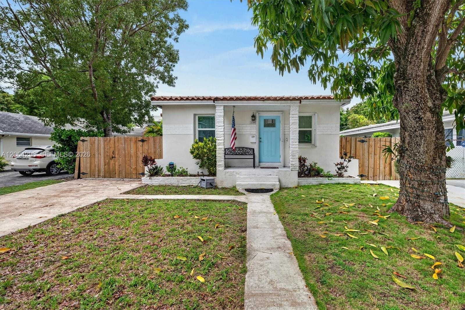 Pending home at 3780 SW 27th Terrace, Miami, FL 33134