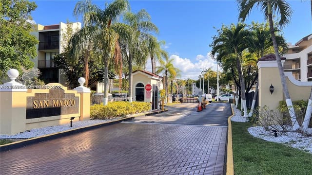 8850 Fontainebleau Boulevard 401, Miami, FL 33172