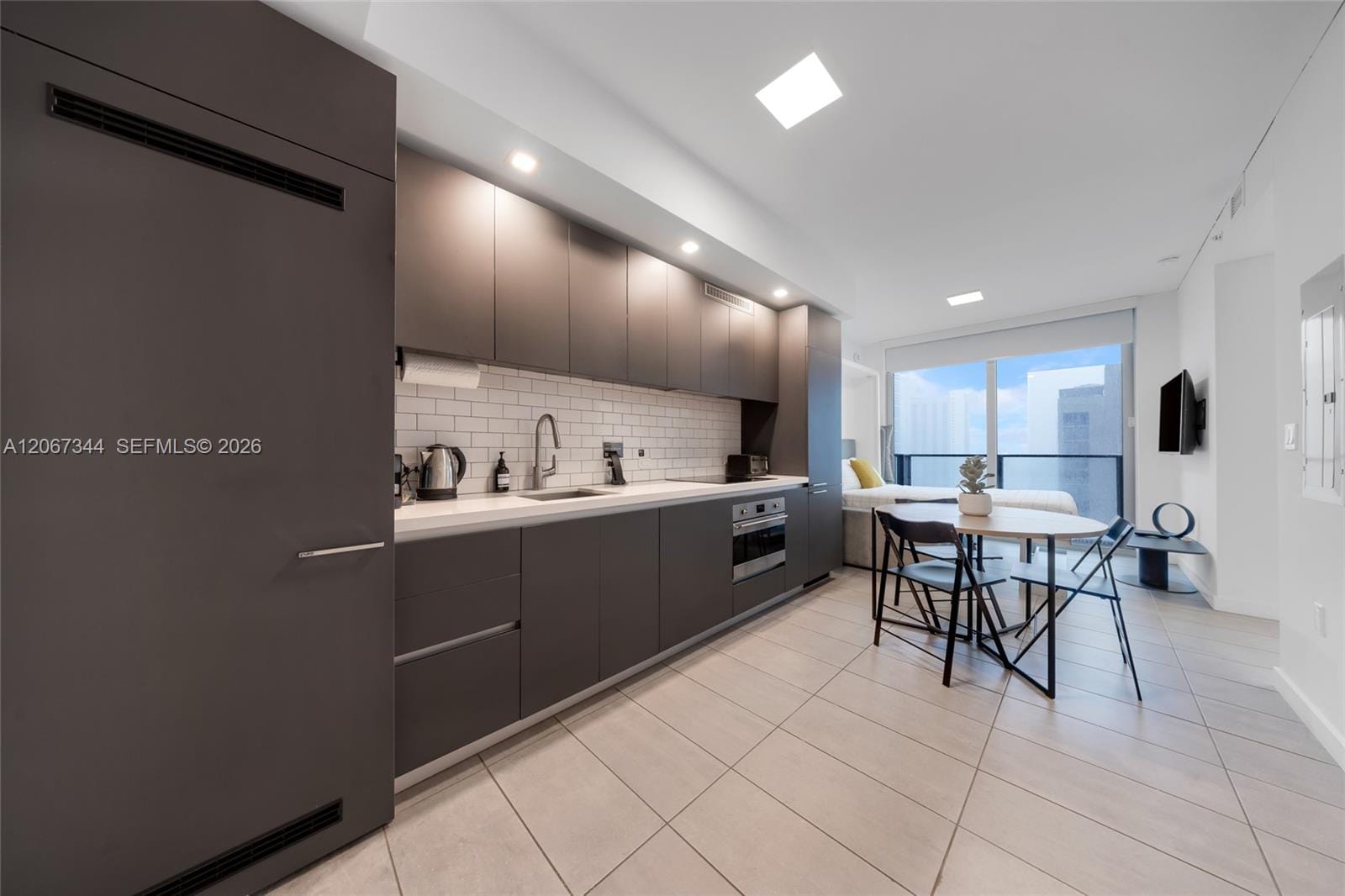 227 NE 2nd Street 3107, Miami, FL 33132 photo 4