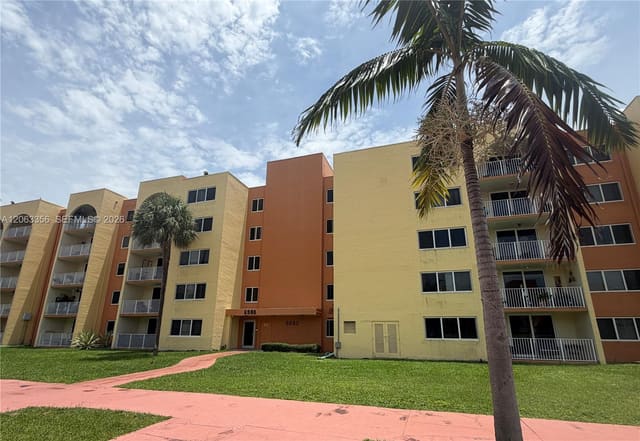 6980 NW 186th Street 3-423A, Hialeah, FL 33015