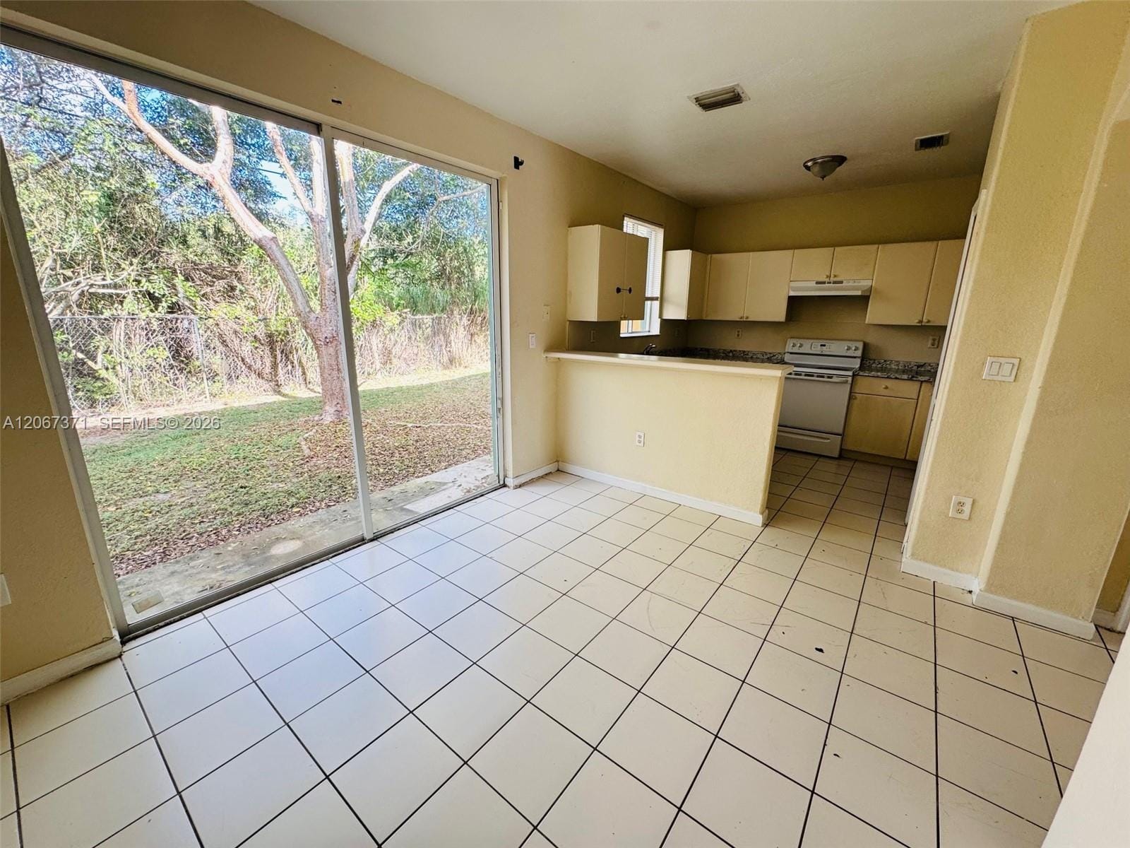 1527 SE 24th Court 234 — photo 9